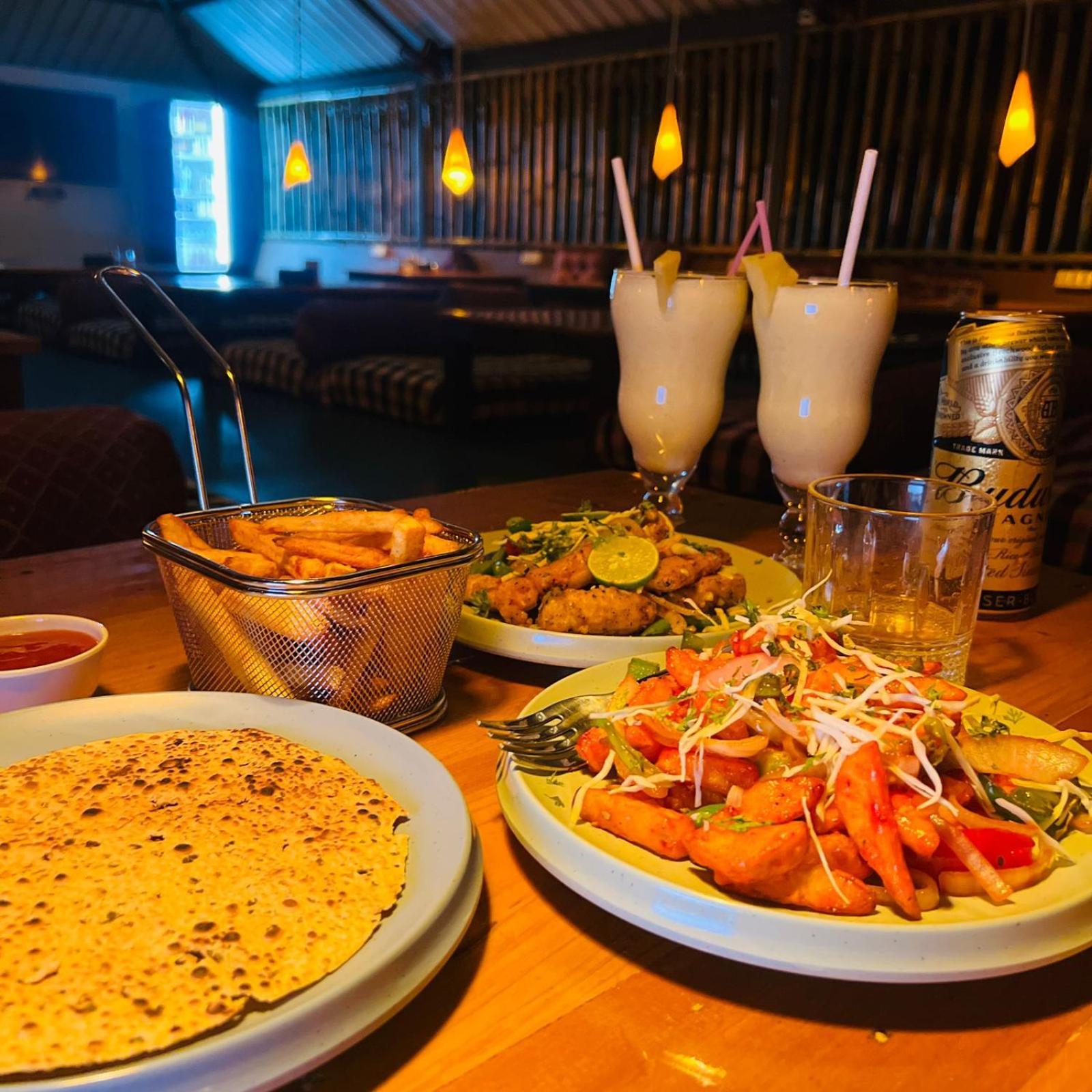 Hampi Village Resort & Tutti Cafe Екстериор снимка