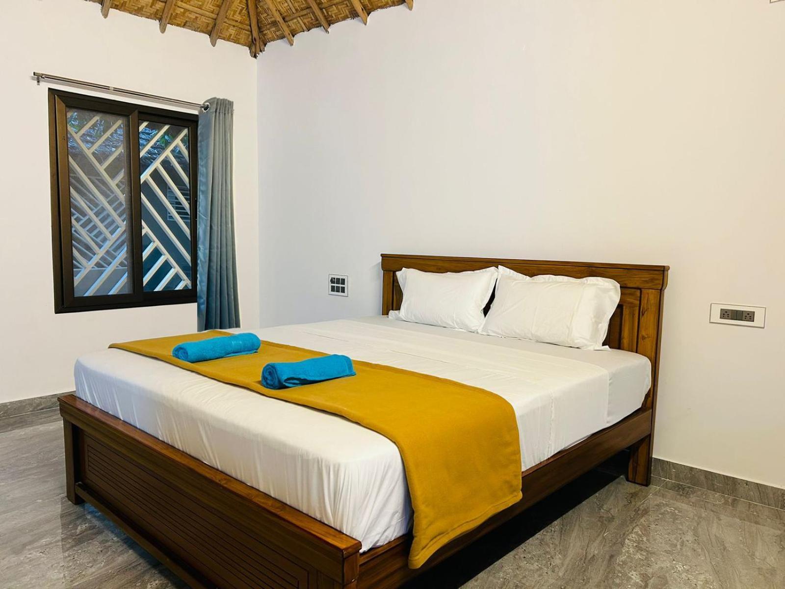 Hampi Village Resort & Tutti Cafe Екстериор снимка