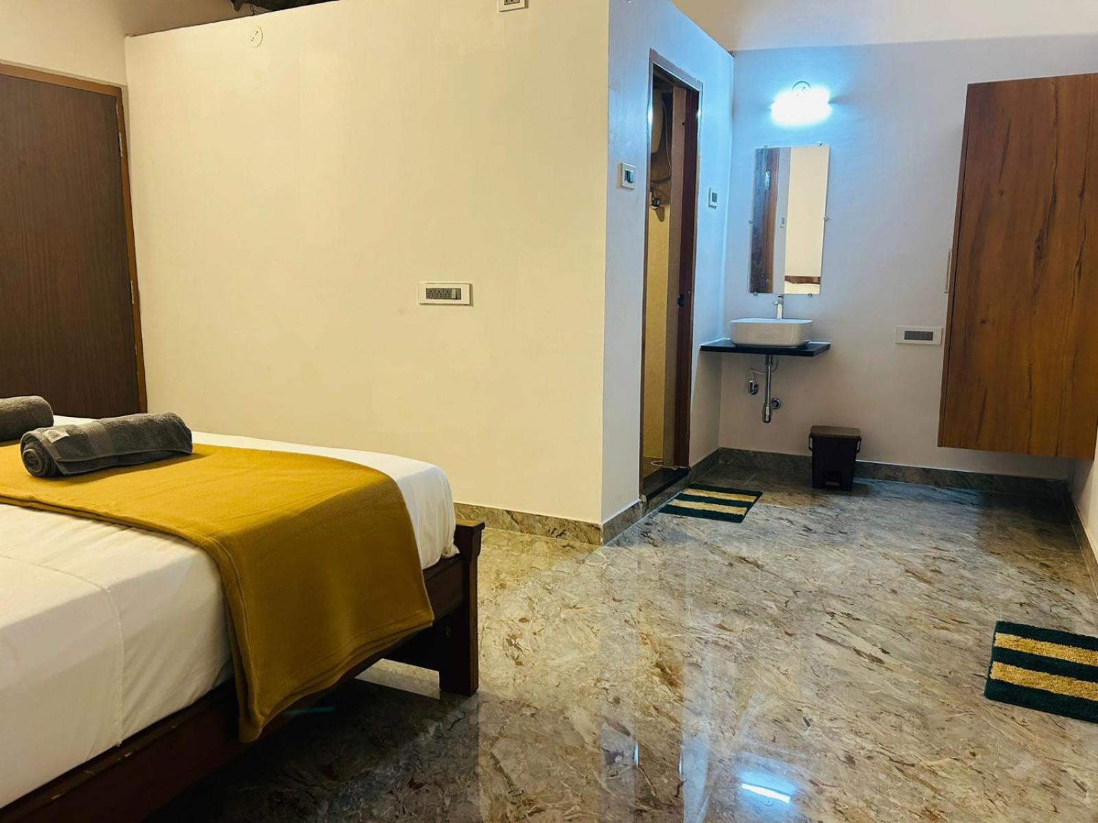Hampi Village Resort & Tutti Cafe Екстериор снимка