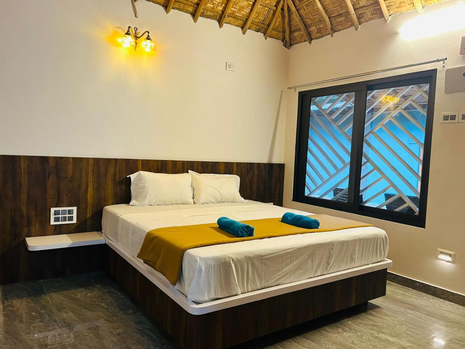 Hampi Village Resort & Tutti Cafe Екстериор снимка