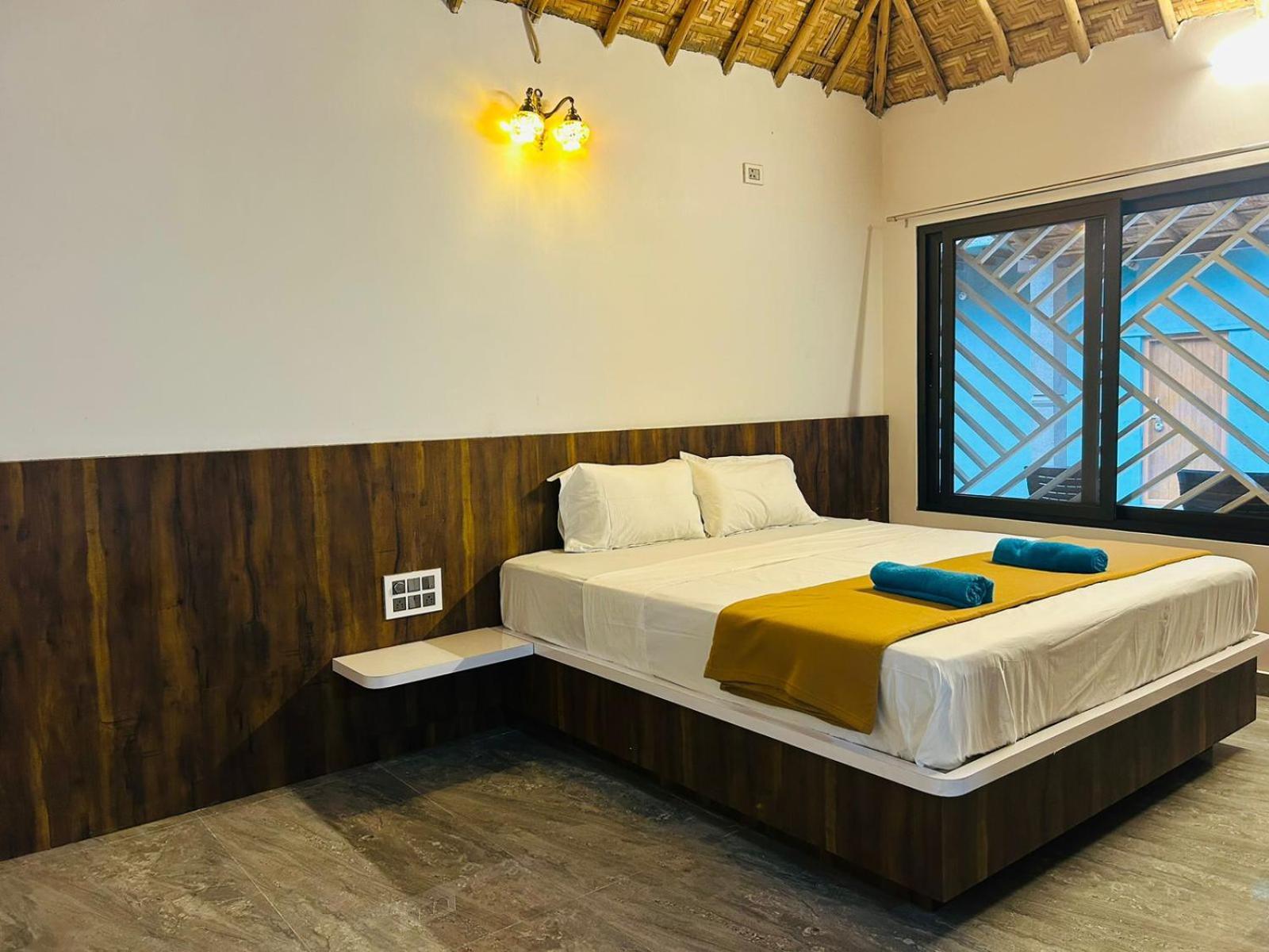 Hampi Village Resort & Tutti Cafe Екстериор снимка