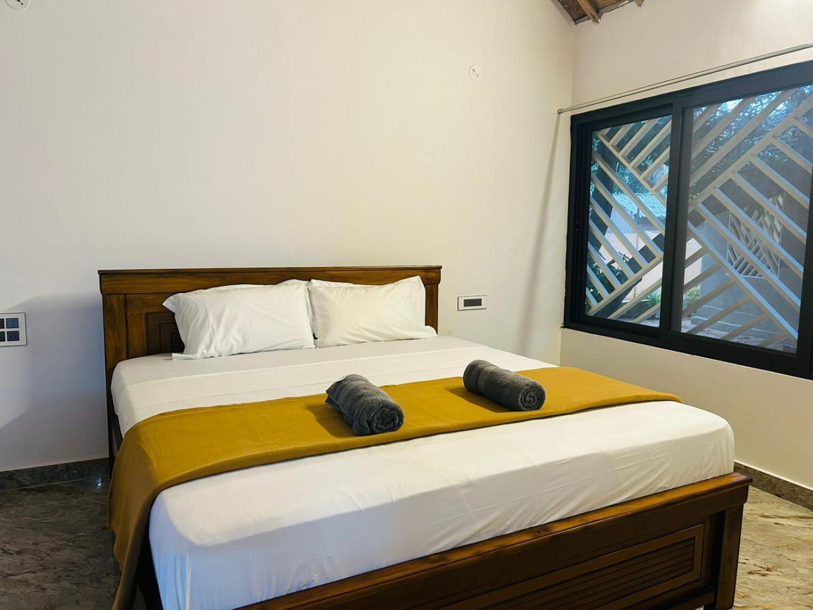 Hampi Village Resort & Tutti Cafe Екстериор снимка