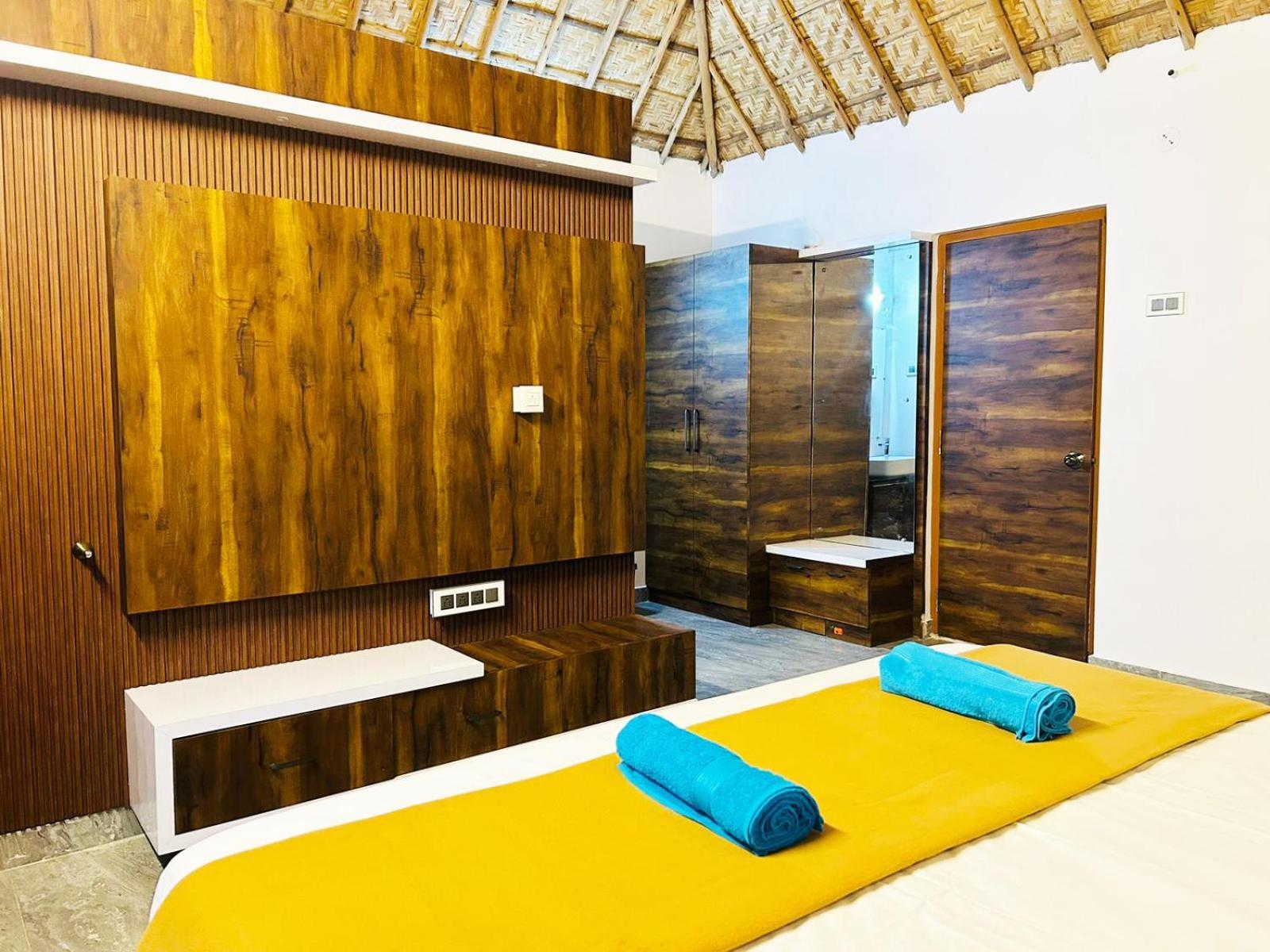 Hampi Village Resort & Tutti Cafe Екстериор снимка