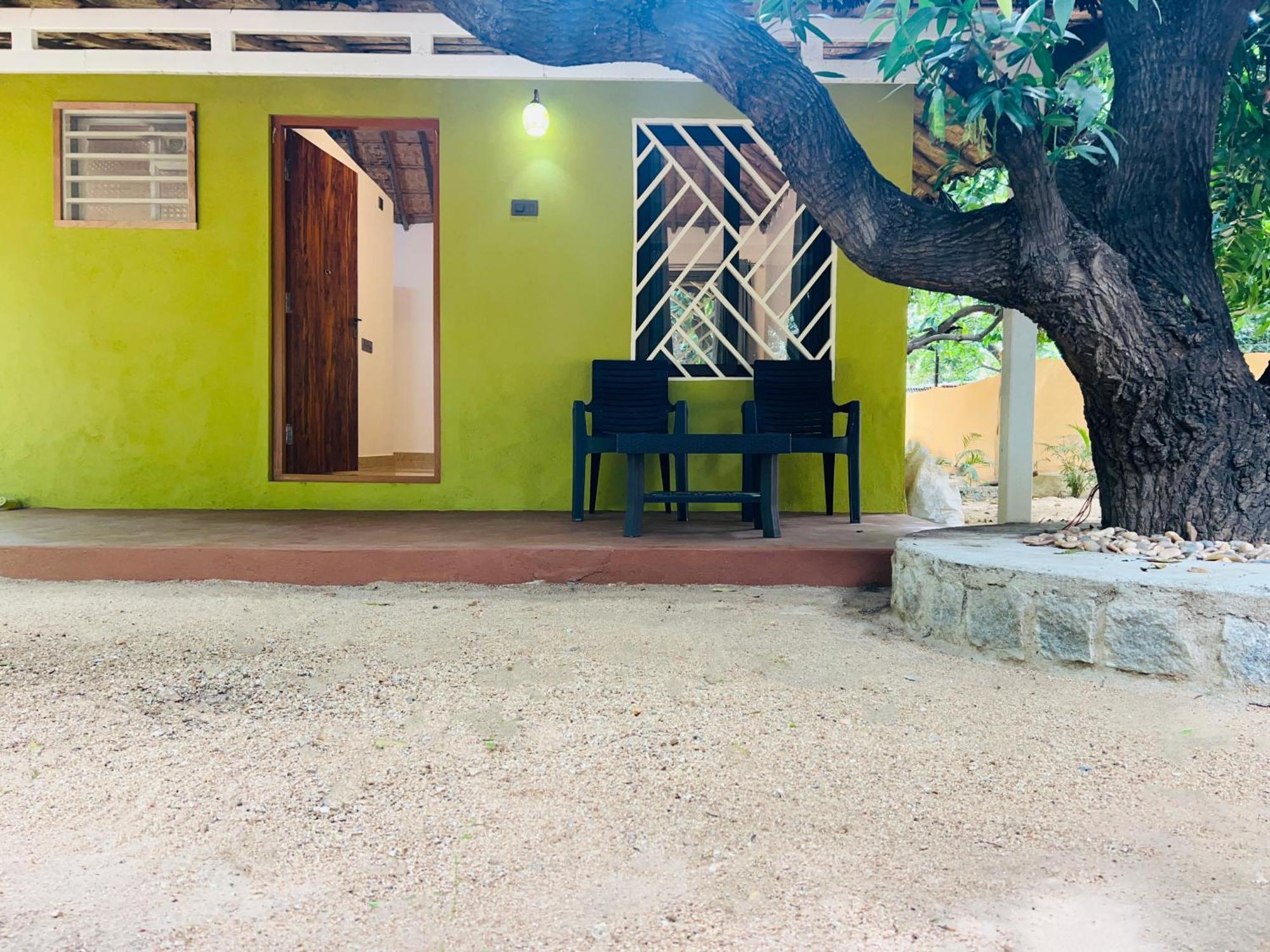 Hampi Village Resort & Tutti Cafe Екстериор снимка