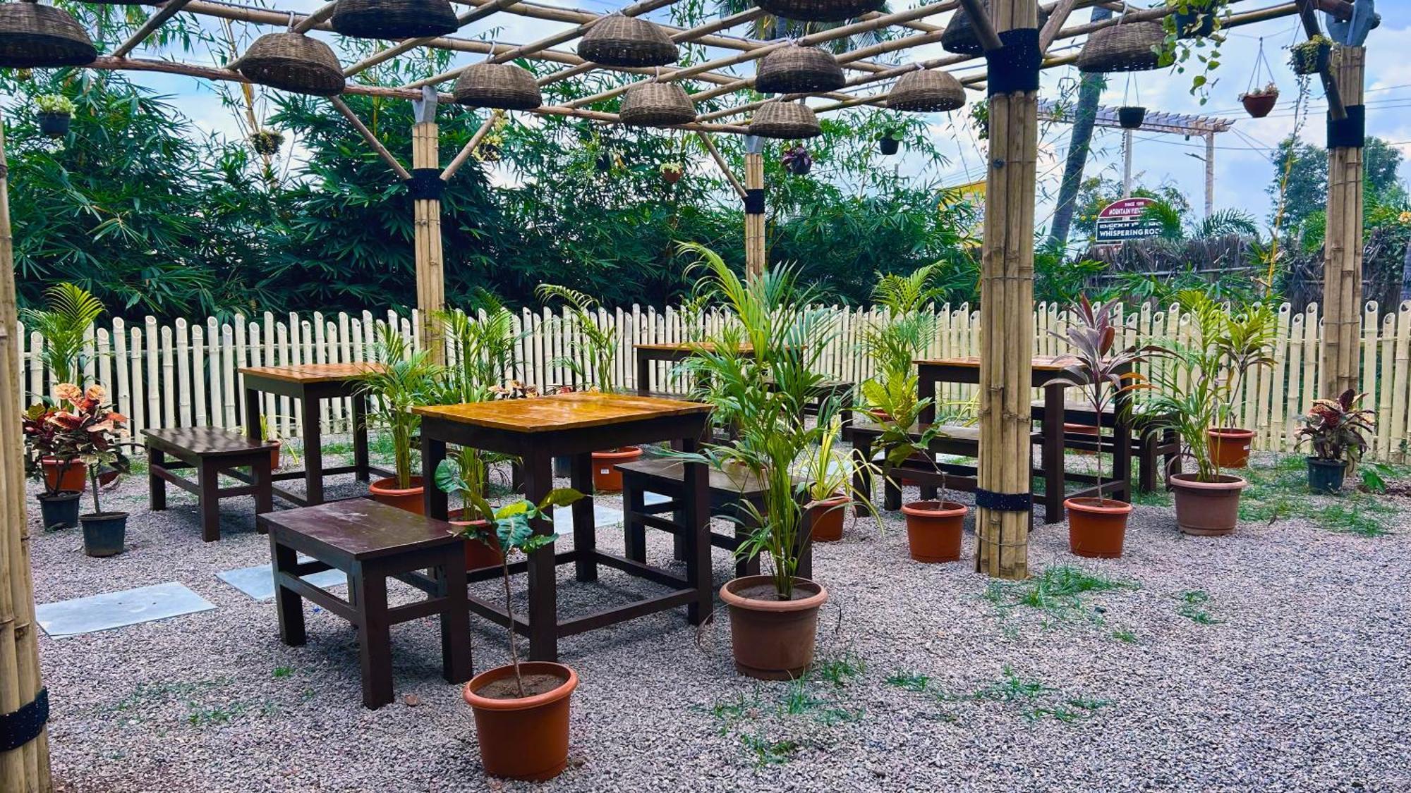 Hampi Village Resort & Tutti Cafe Екстериор снимка