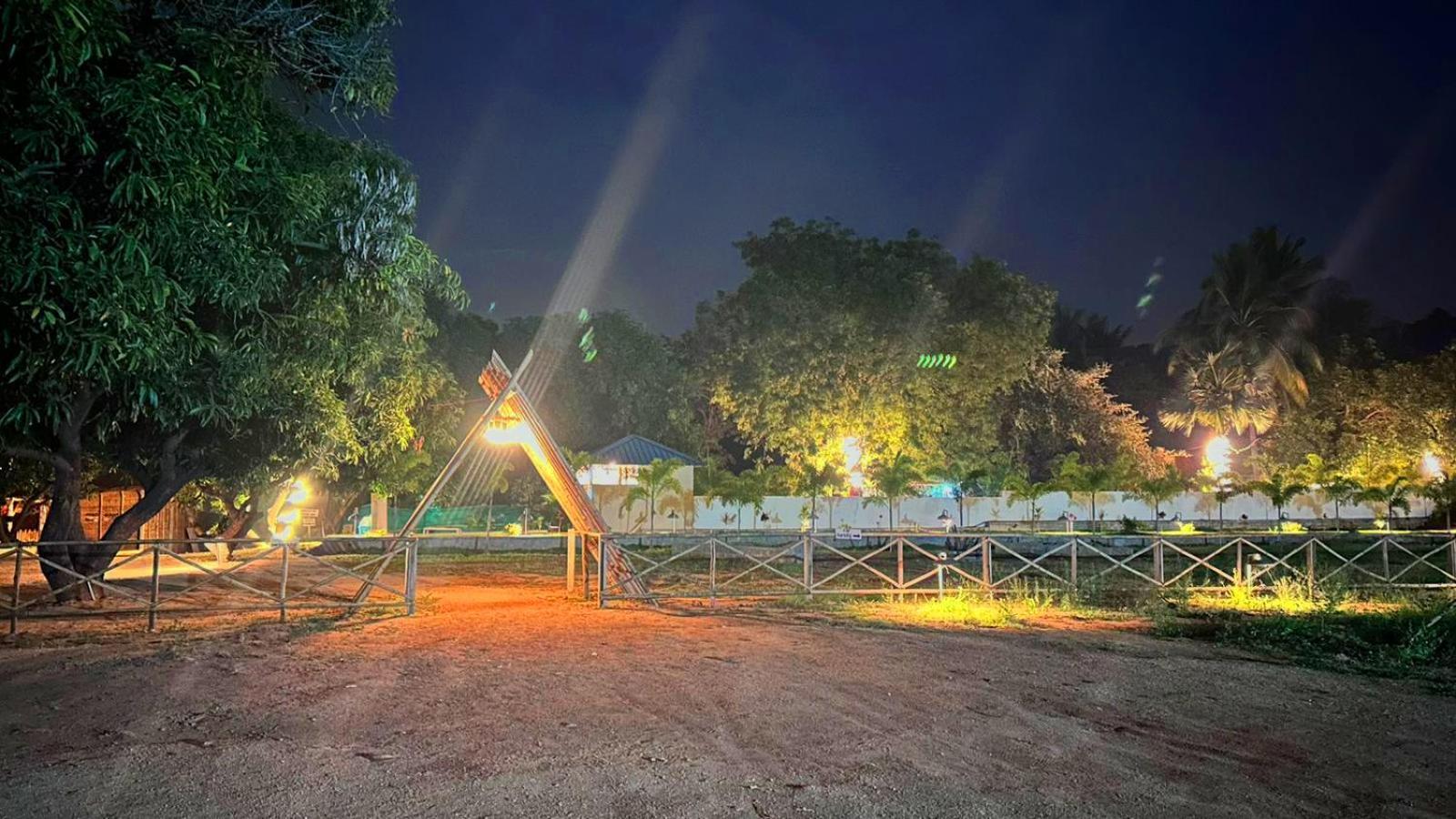 Hampi Village Resort & Tutti Cafe Екстериор снимка