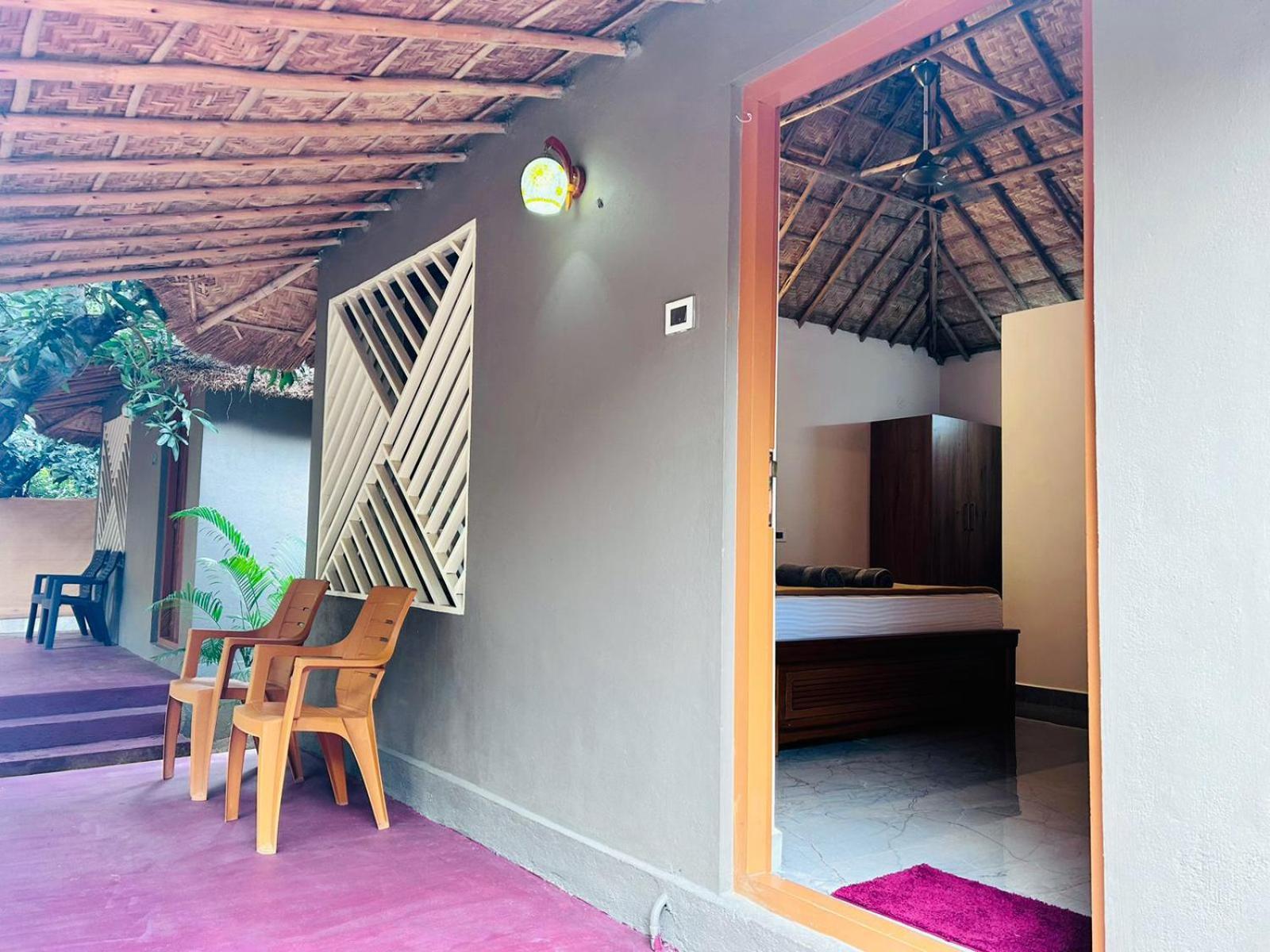 Hampi Village Resort & Tutti Cafe Екстериор снимка