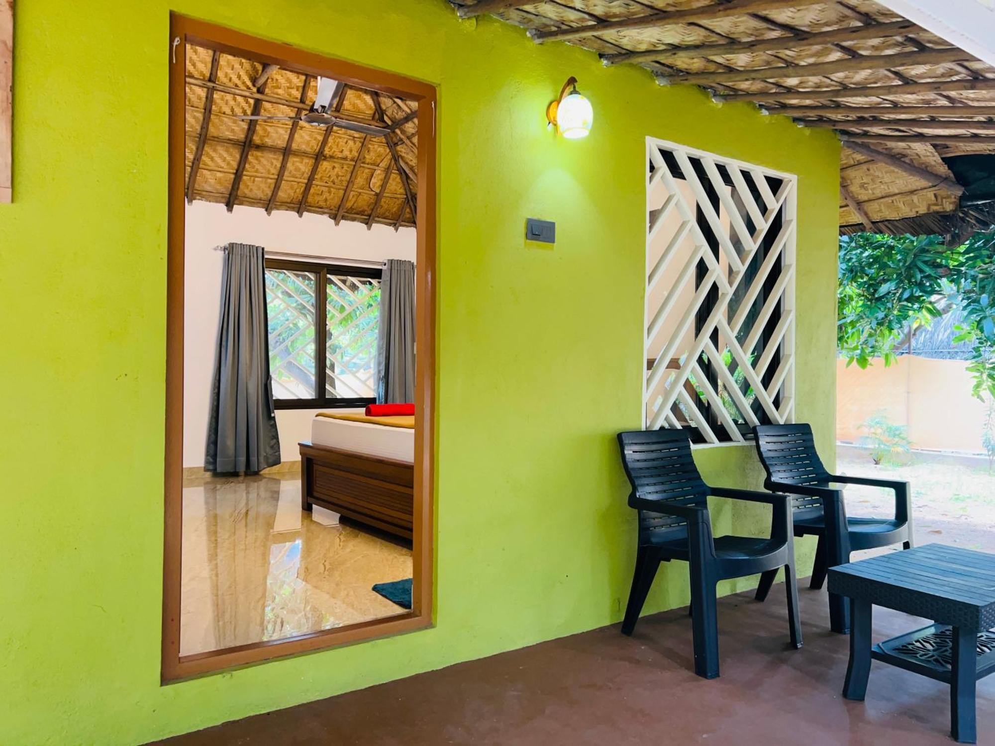 Hampi Village Resort & Tutti Cafe Екстериор снимка