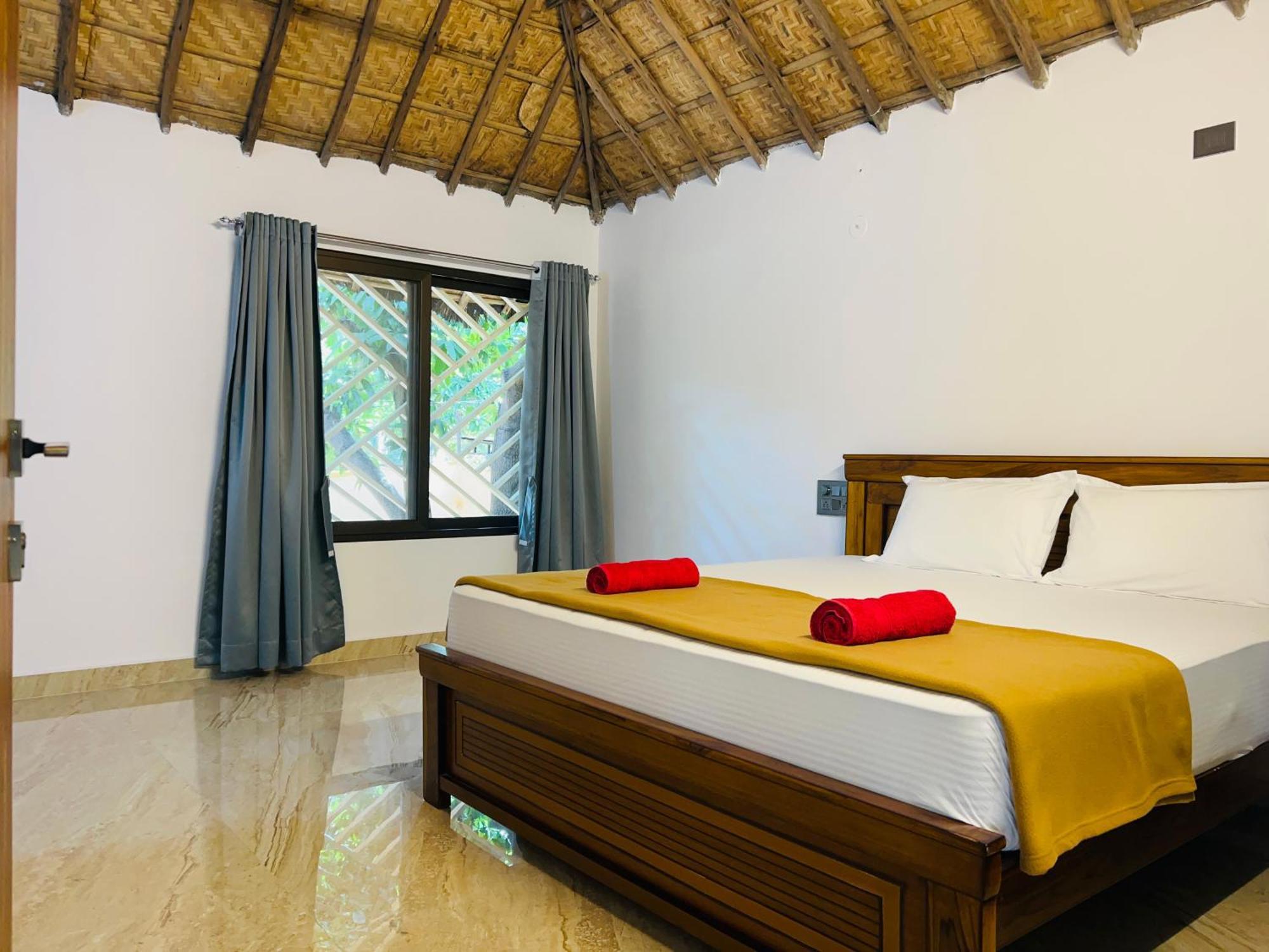 Hampi Village Resort & Tutti Cafe Екстериор снимка