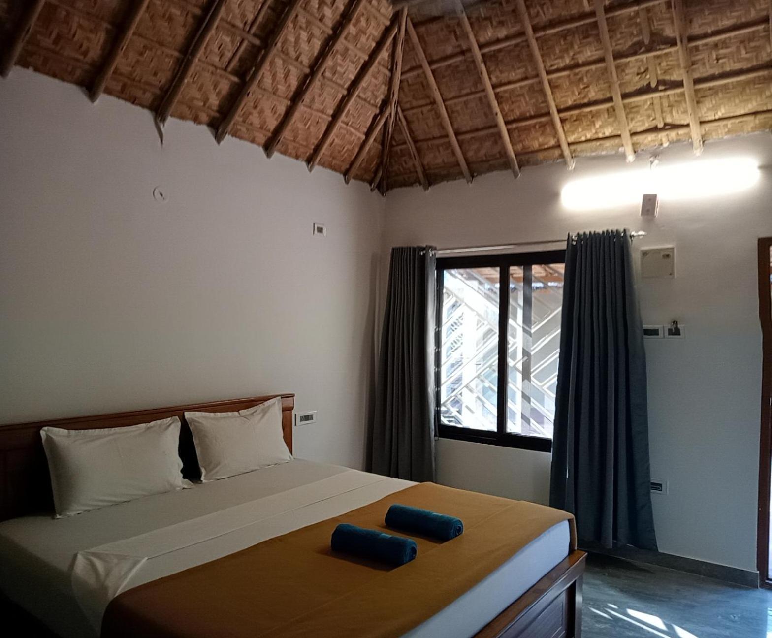 Hampi Village Resort & Tutti Cafe Екстериор снимка